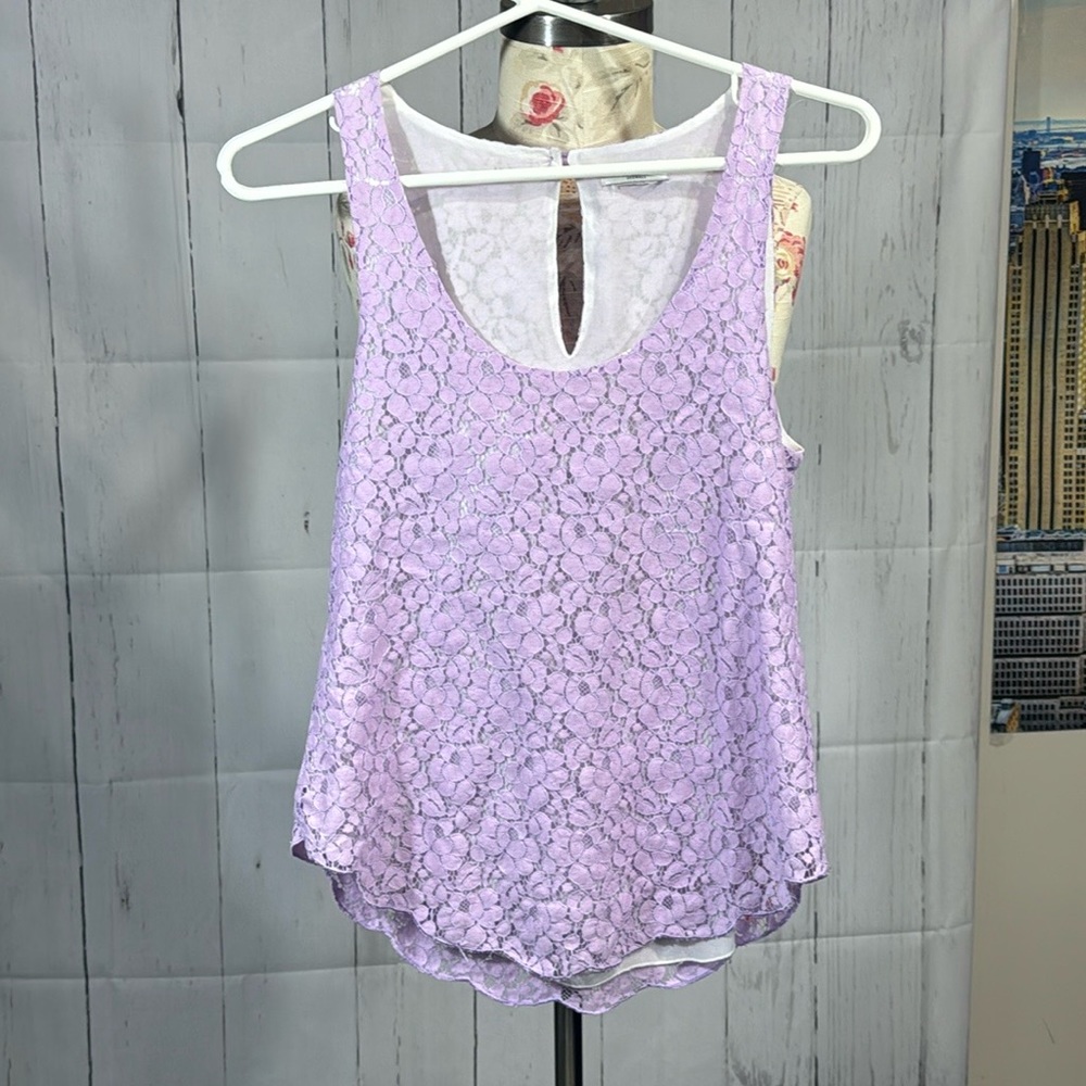 E1.Talula lavender lace tank top, size xxs